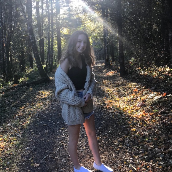 Meet your Posher, Ellie - Picture 4 of 4